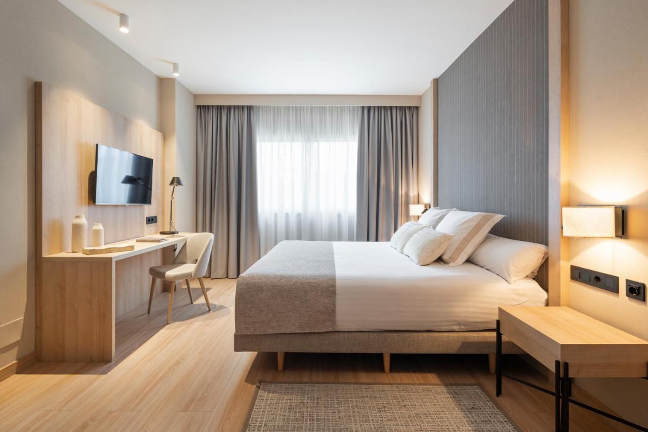 Aparthotel Attica21 As Galeras Bastiagueiro ภายนอก รูปภาพ